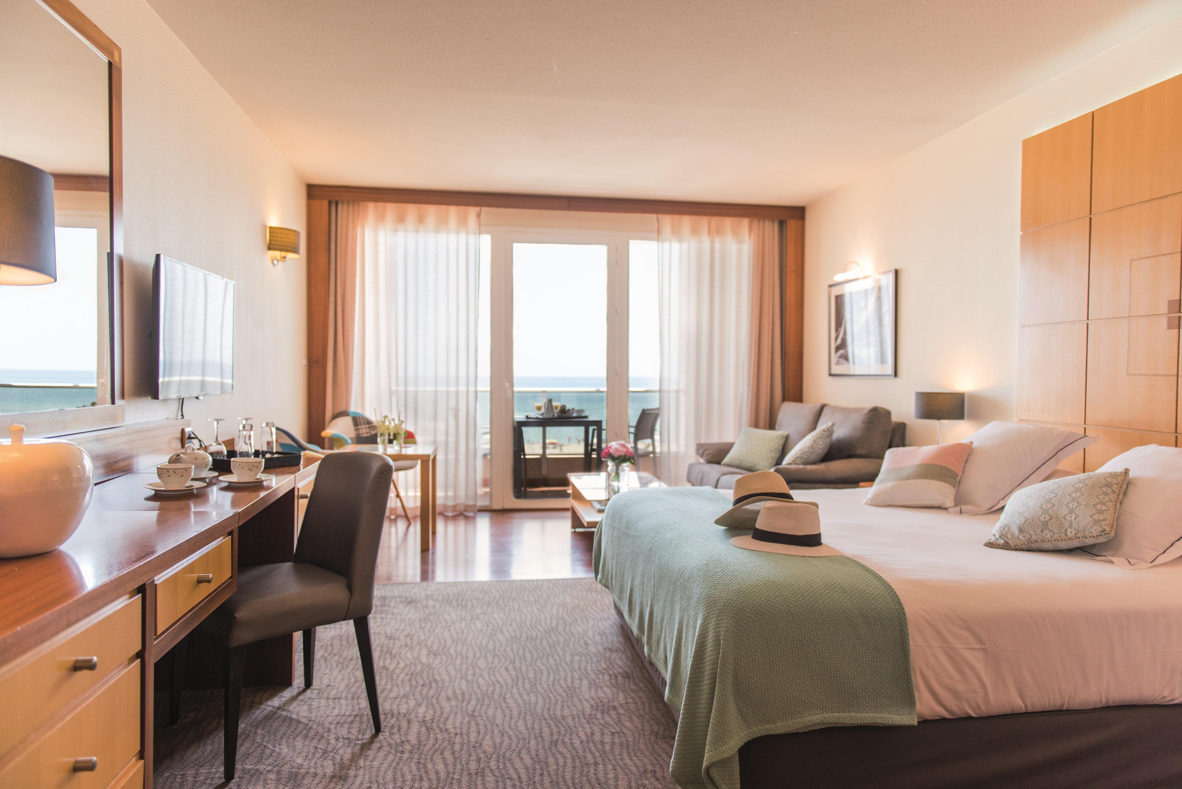 Grand Hotel Les Flamants Roses Thalasso & Spa Кане Екстериор снимка
