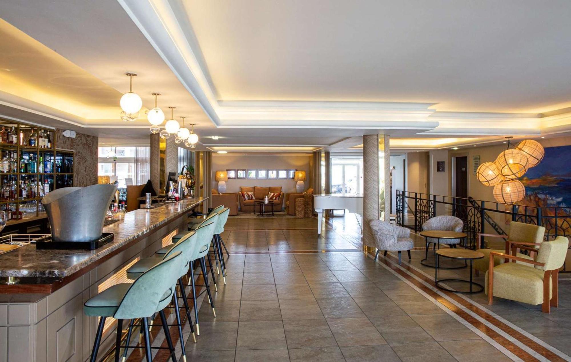 Grand Hotel Les Flamants Roses Thalasso & Spa Кане Екстериор снимка